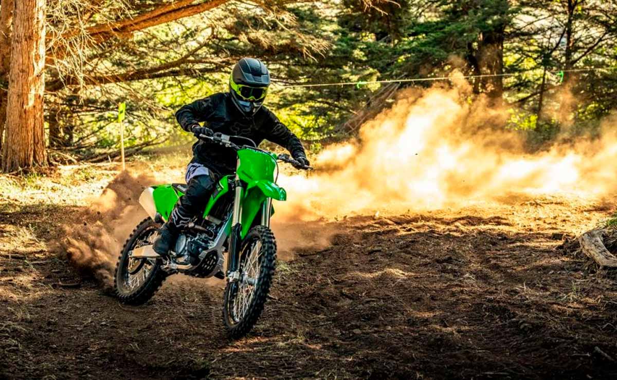 Kawasaki KX250 2023 verde