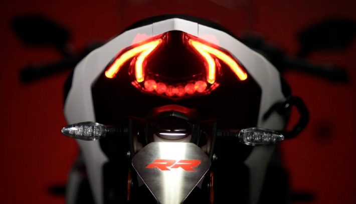 BMW RR310 vista trasera simil TVS