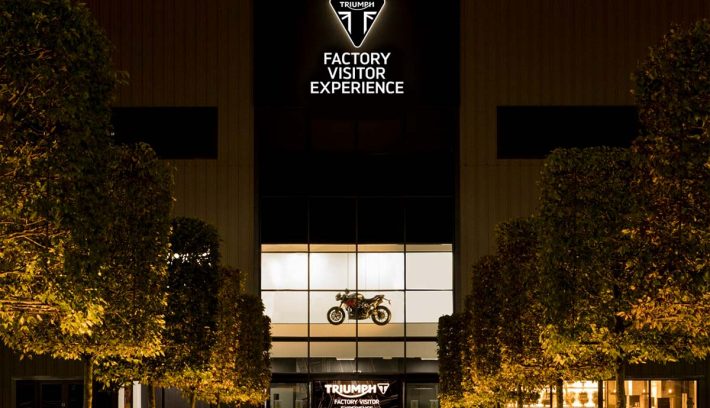 Triumph sigue el camino de Kawasaki