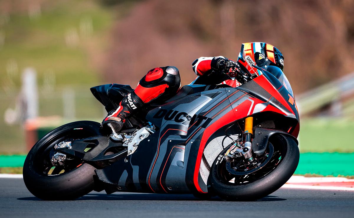 Ducati V21 L moto eléctrica MotoE acción