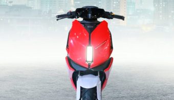 TVS moto eléctrica scooter