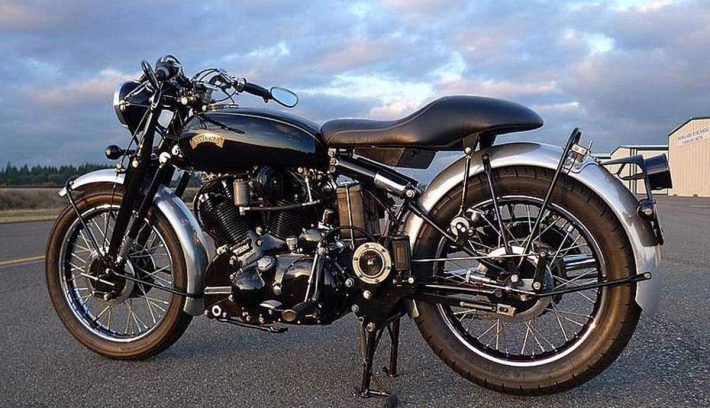 Bajaj adquiere marca británica