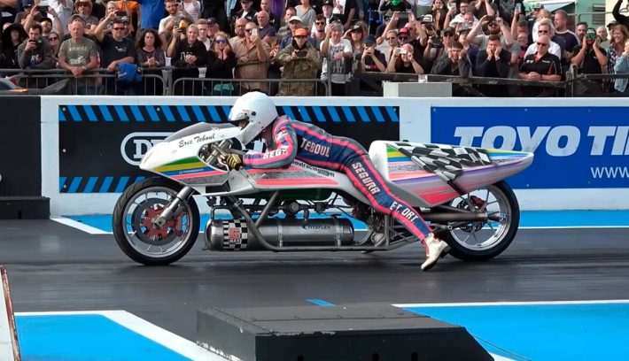 Moto drag record de velocidad