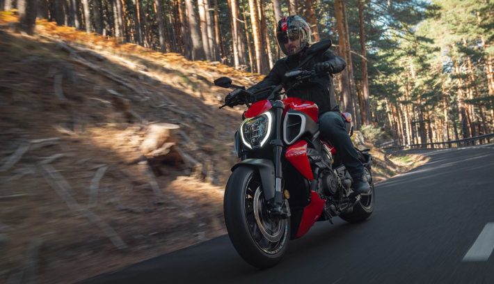 Ducati Diavel V4 2023