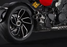 Ducati Diavel V4 2023