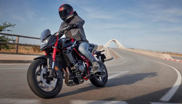 Honda Hornet CB750 2023