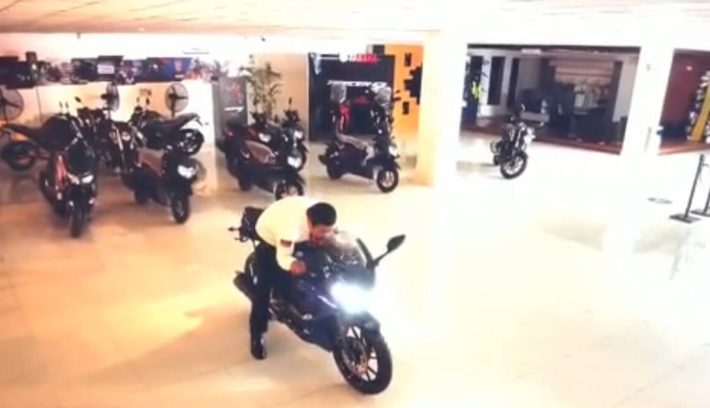 Probo una Yamaha en el trabajo