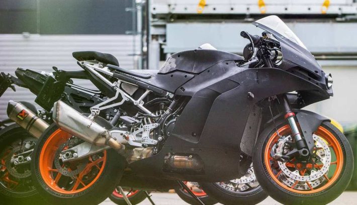 KTM RC 2024 pruebas