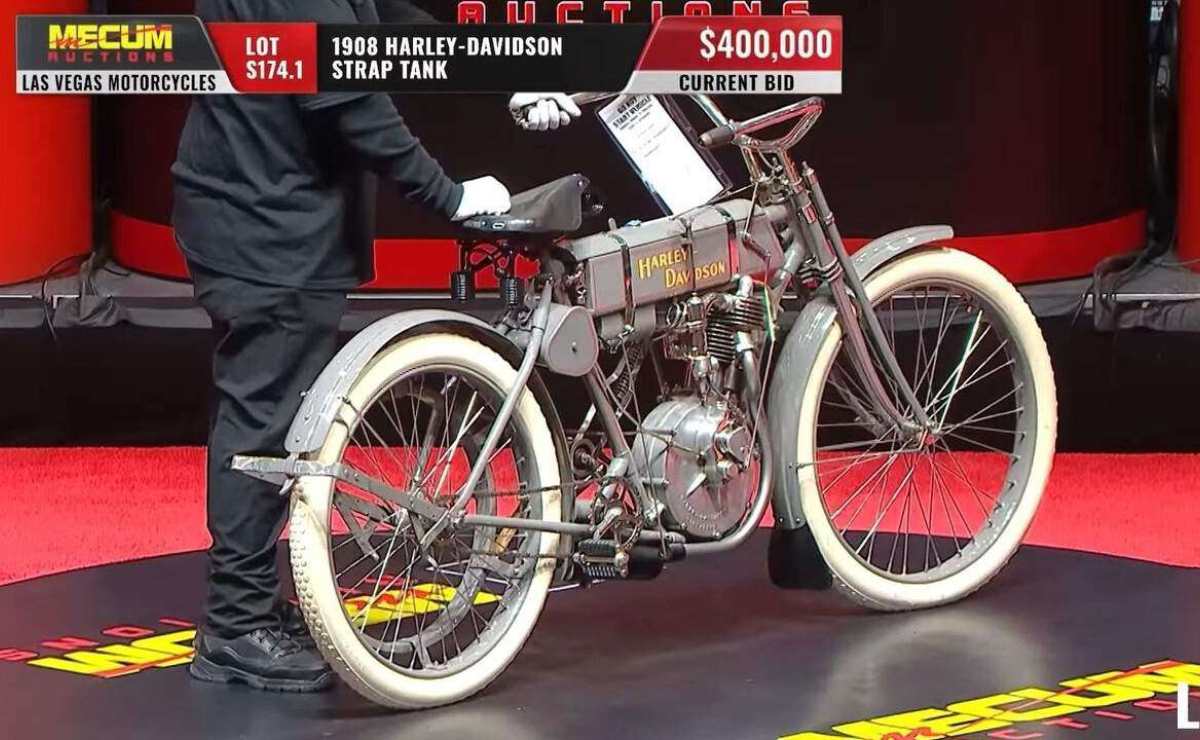 Harley-Davidson Strap Tank 1908