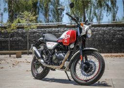 Royal Enfield Scram 411 ambiente