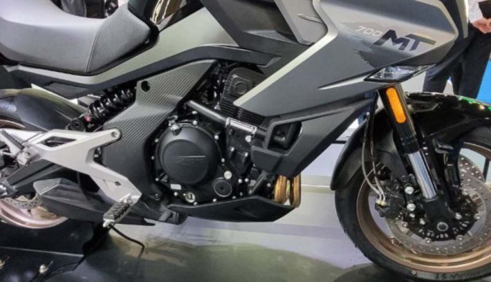 CFMoto 700MT