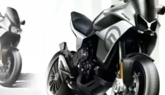 CFMoto motor tricilíndrico