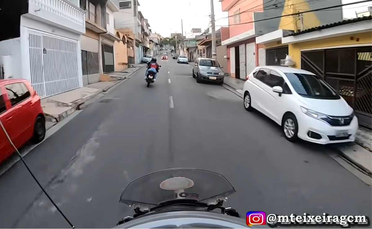 Persecucion en moto Brasil