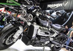 Triumph Salon Moto