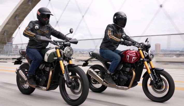 Bajaj Triumph Speed 400 Scrambler 400 X acción