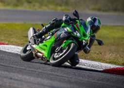 Kawasaki ZX-6R lanzamiento movimiento