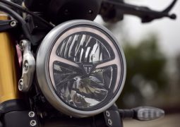 Nuevas Bajaj Triumph Speed 400 Scrambler 400 X