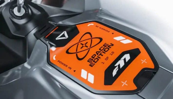 Moto para ir al espacio Ultraviolette F77 Space Edition