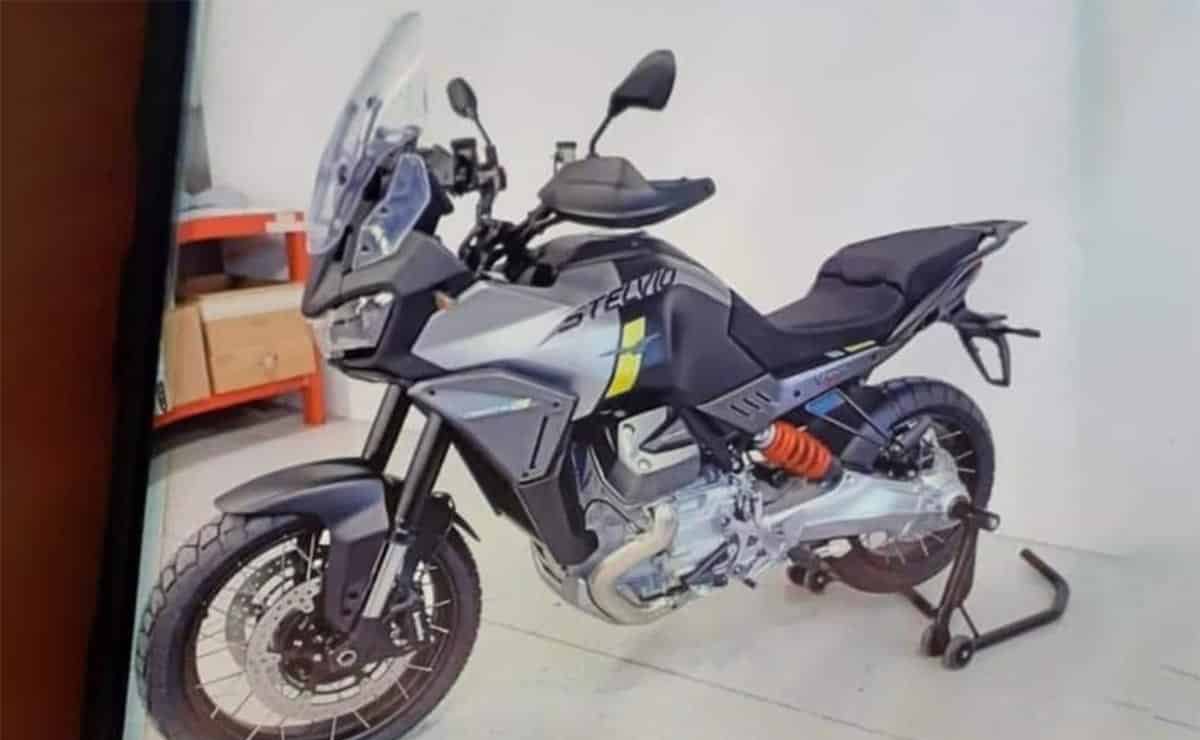 Moto Guzzi V100 Stelvio 2024
