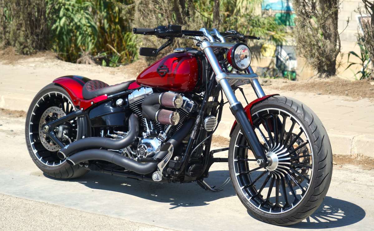 Harley Breakout Candy Red