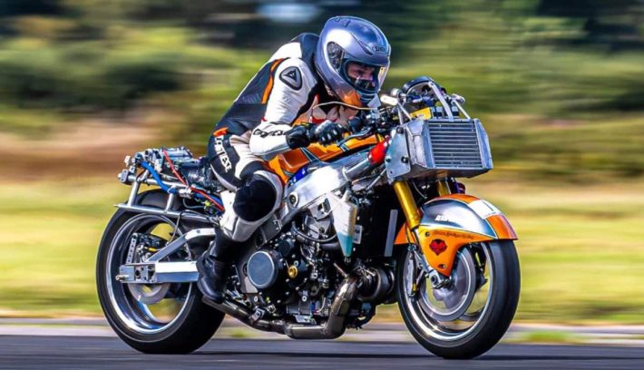 Mujer mas rapida del mundo Suzuki hayabusa