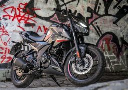 Bajaj Rouser N250