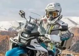 Honda, CFMoto. y Kawasaki encabezaron el segmento mediano