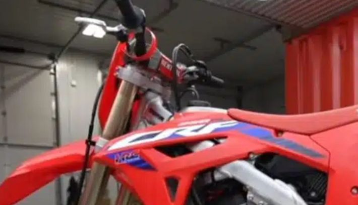 Honda CRF250R peligrosa portada