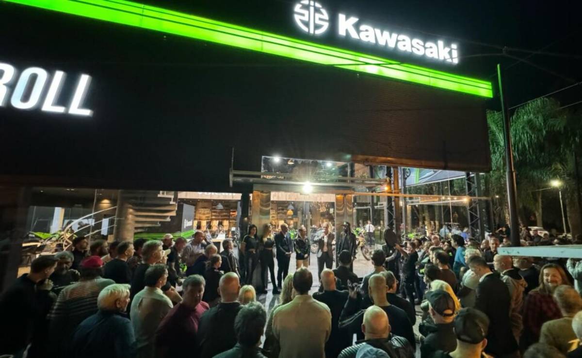 Kawasaki inauguración concesionario