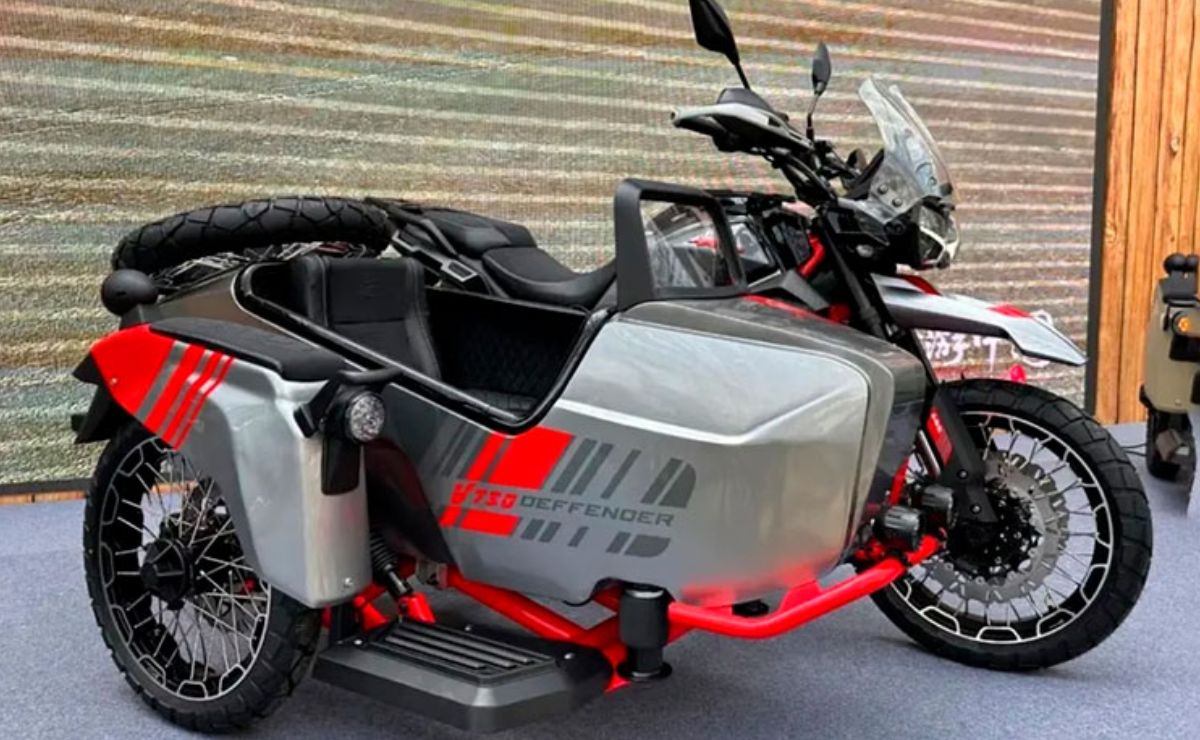 Los chinos copiaron una emblemática moto europea y la convirtieron en un sidecar off-road 
