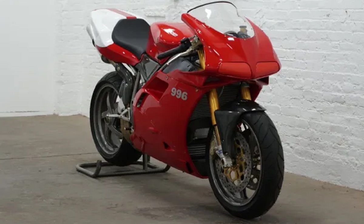 Ducati 996 SPS de 2000 asi se encuentra
