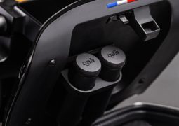 Peugeot y su nueva moto eléctrica similar a una Yamaha convencional