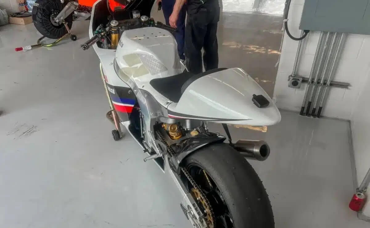 Yamaha YZF R1 DR Moto completa