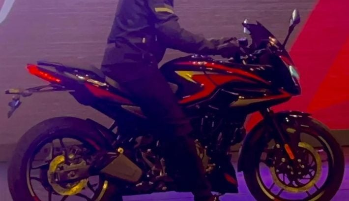 En detalle, la Bajaj Pulsar F250 2024