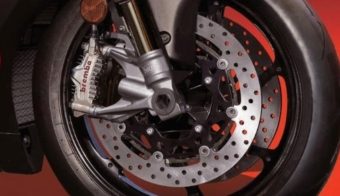 Con motor de cinco cilindros y 220 CV: así luce la bestial heredera de Kawasaki en el Mundial de Superbikes