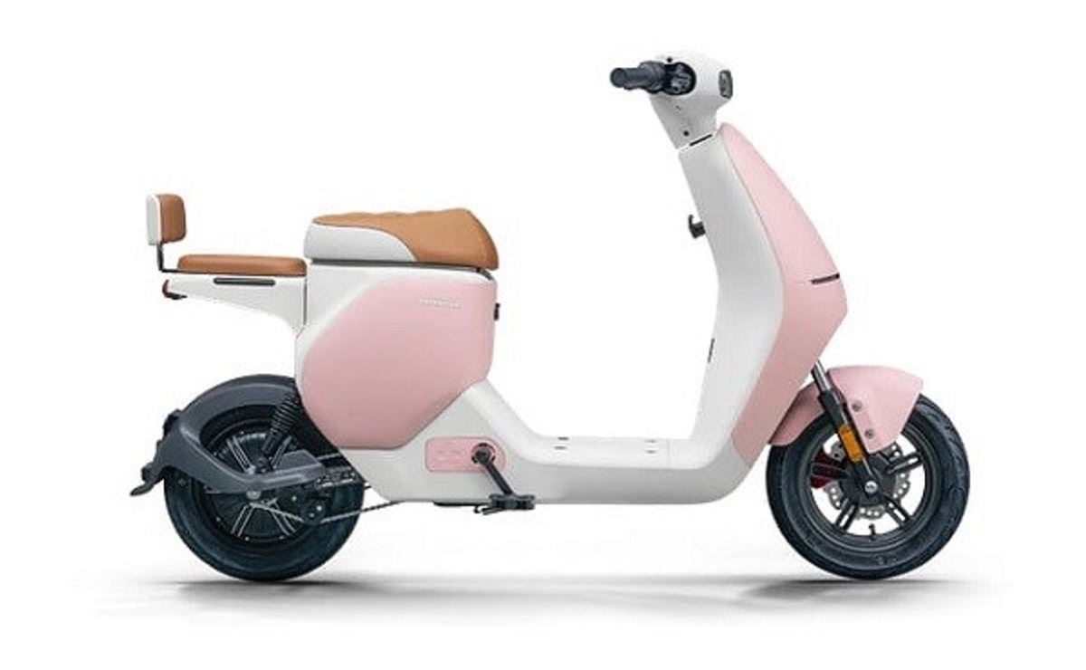 Sencillo pero revolucionario el scooter Honda U Qe 2024