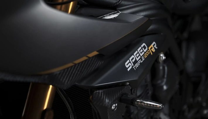 Triumph Speed Triple 1200 RR Breitling