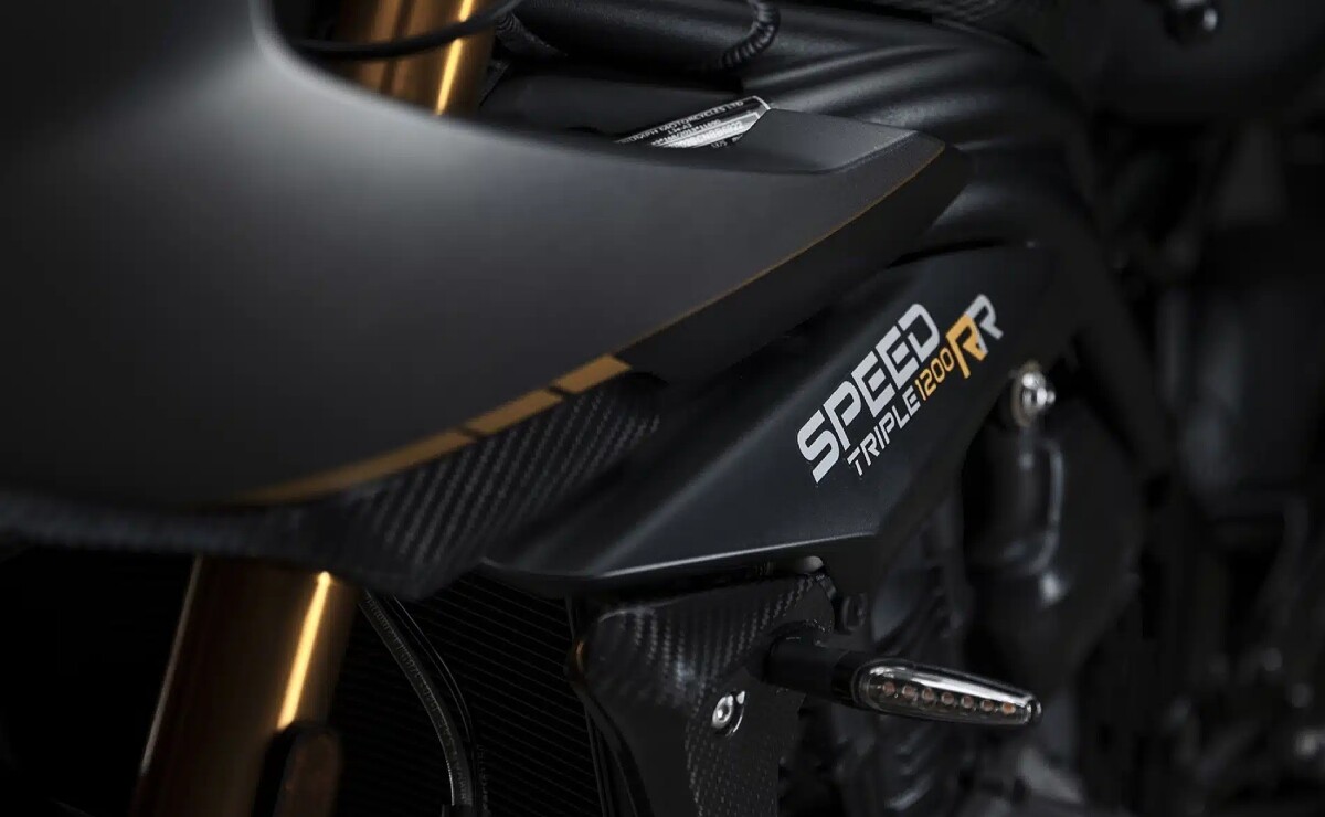 Triumph Speed Triple 1200 RR Breitling