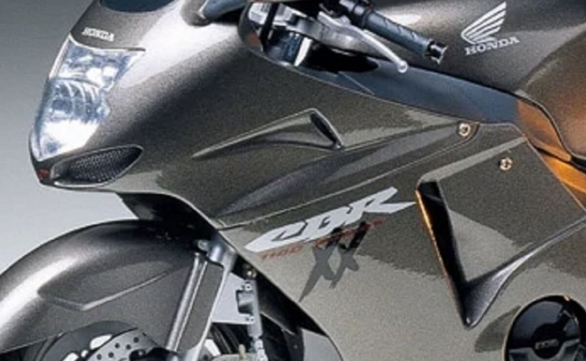 Historia y características más notables de la Honda CBR 1100 XX Super Blackbird