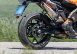 KTM reflota junto a Bajaj el proyecto de una bicilíndrica media: así luce y esto se sabe