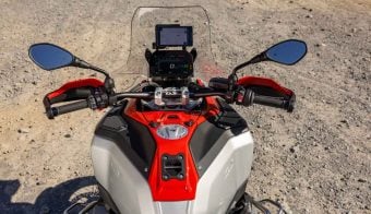 moto trail BMW R 1300 GS Adventure