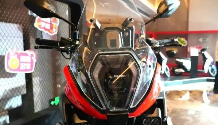 QJ Motor lanza su nueva moto trail: puedes sacar el registro con ella y es sumamente asequible