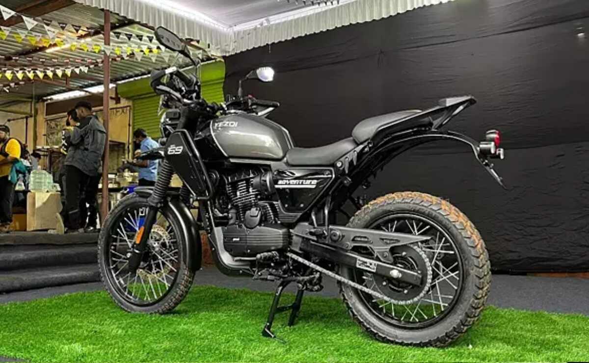 Yezdi Adventure, rival de la Royal Enfield Himalayan