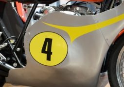 Evolución de la Honda CB500, de ganar competencias a circular por las carreteras