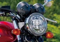 Honda revive una moto tetracilíndrica, en tres versiones y con un detalle moderno