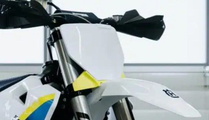 Husqvarna actualiza su supermoto más codiciada con muchos cambios