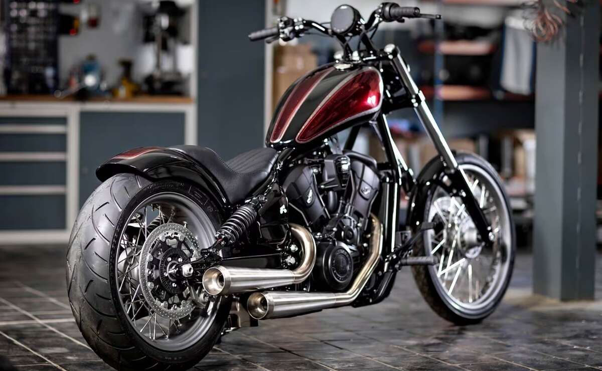 Indian Scout 2025 custom de atrás