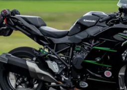 Kawasaki Ninja H2 SX y un nuevo récord con un piloto arrastrándose