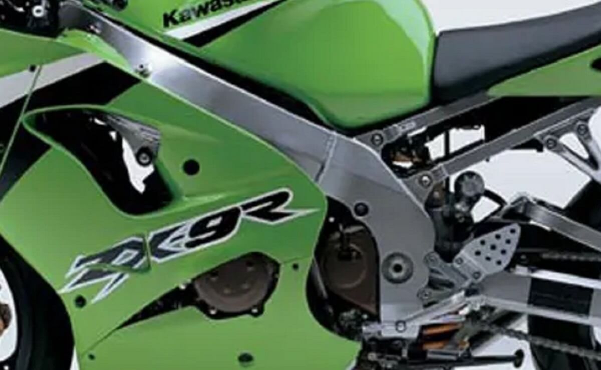 Kawasaki ZK-9R, una de las motos deportivas más icónicas