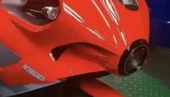 QJMotor no solo toma la tecnología, sino también el diseño de una mítica moto italiana